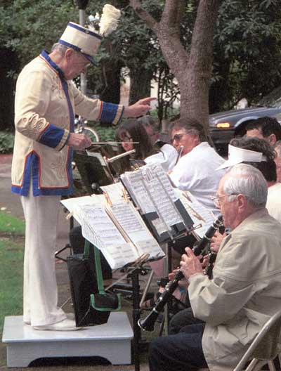 Eldon Wiegman conducting the Band in 1998